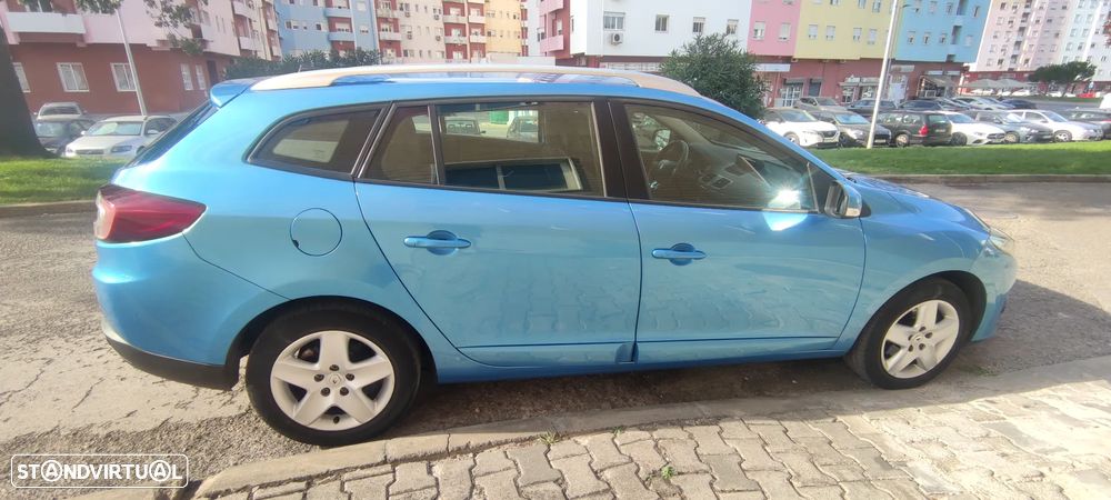 Renault Mégane Sport Tourer ver-1-5-dci-zen-eco - 2