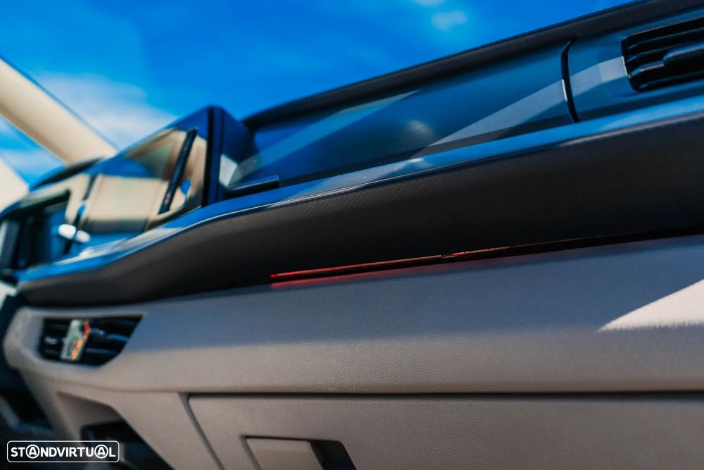 VW Multivan 2.0 TSI Style Longa DSG - 32