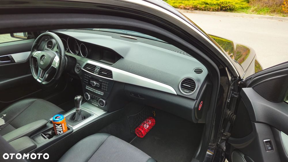 Mercedes-Benz Klasa C 200 CGI BlueEff Avantgarde - 15