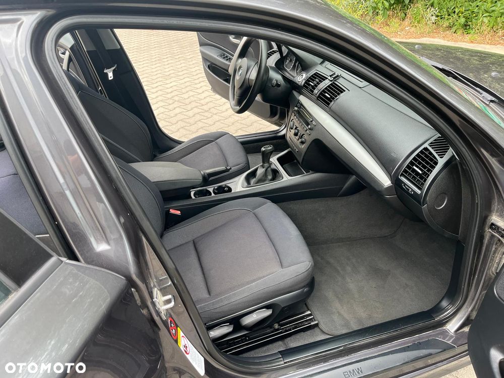 BMW Seria 1 118d DPF - 15