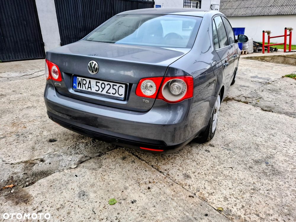 Volkswagen Jetta - 6