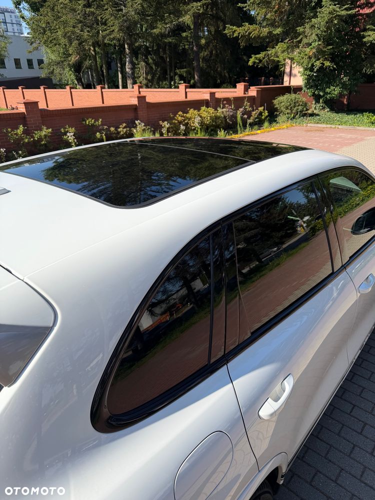 Porsche Cayenne Platinum Edition - 2