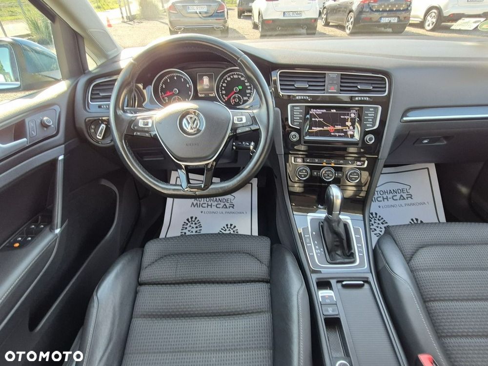 Volkswagen Golf - 37