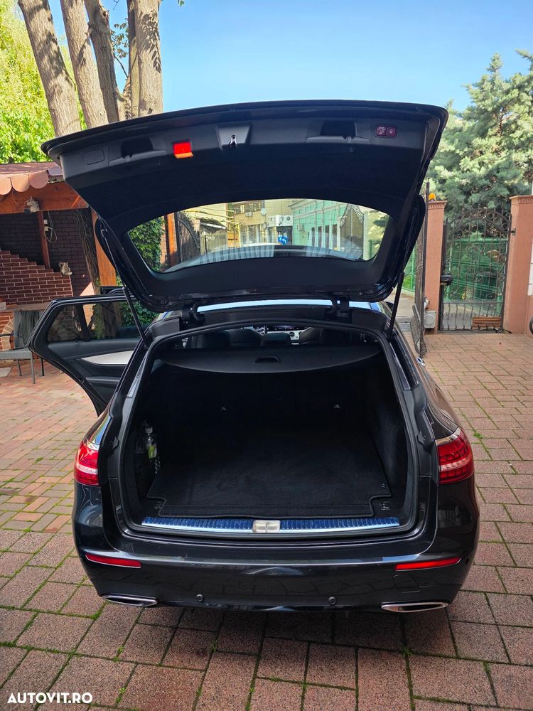 Mercedes-Benz E 220 d 4MATIC 9G-TRONIC AMG Line - 4