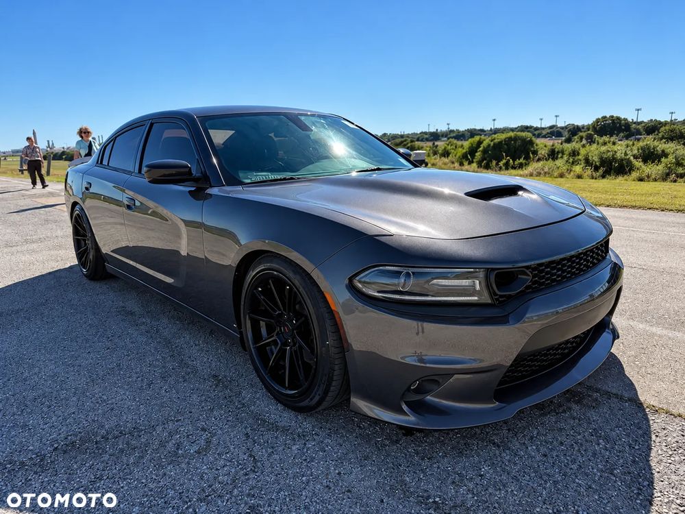 Dodge Charger 5.7 R/T - 8