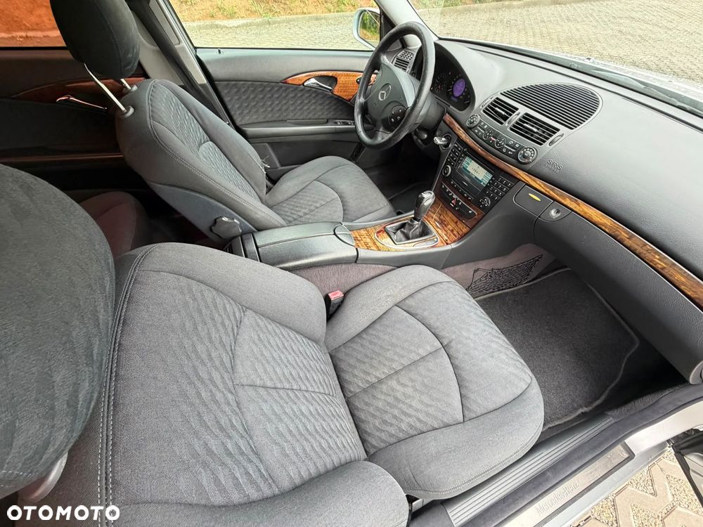 Mercedes-Benz Klasa E 270 CDI Avantgarde - 26
