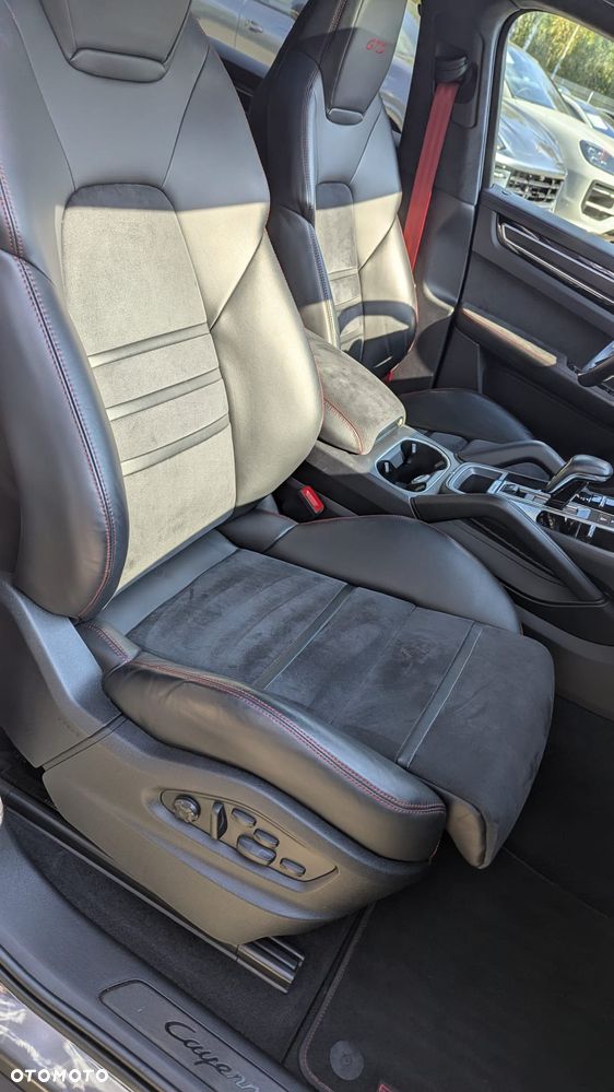 Porsche Cayenne GTS - 15