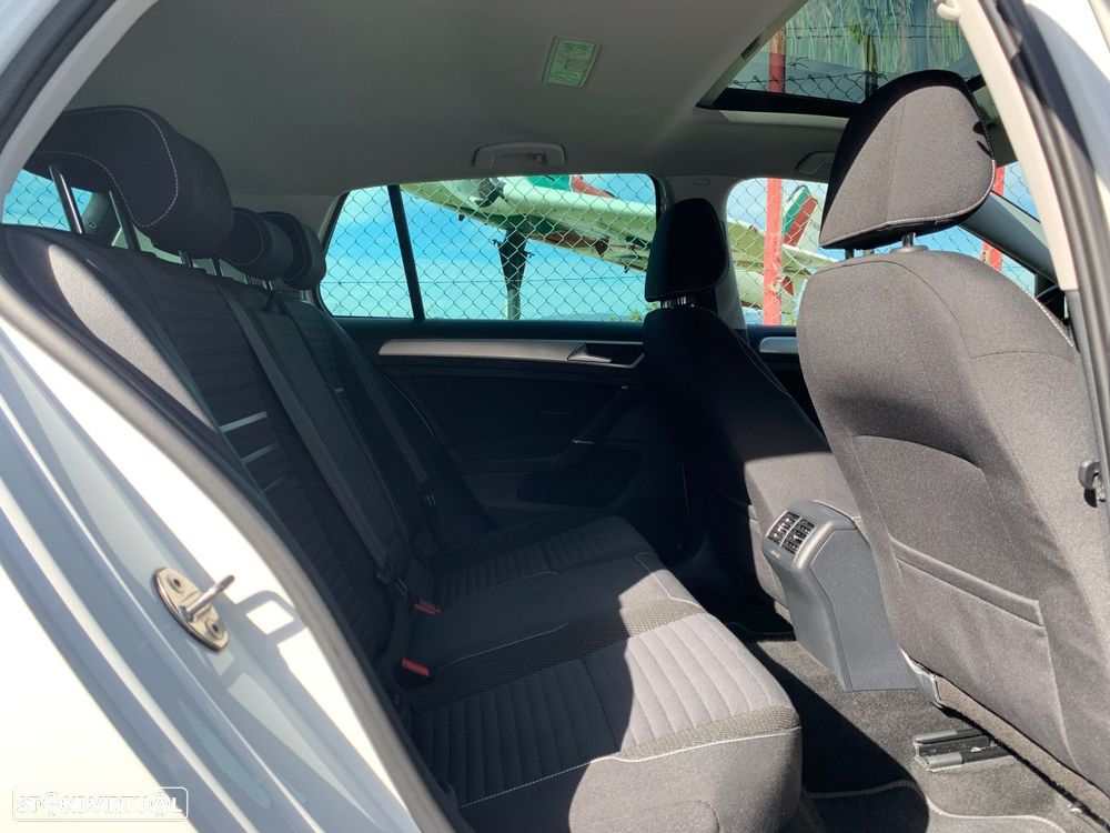 VW Golf 1.6 TDi R-Line - 22