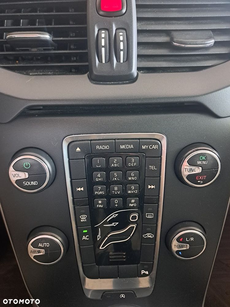 Volvo V40 T4 Kinetic - 13
