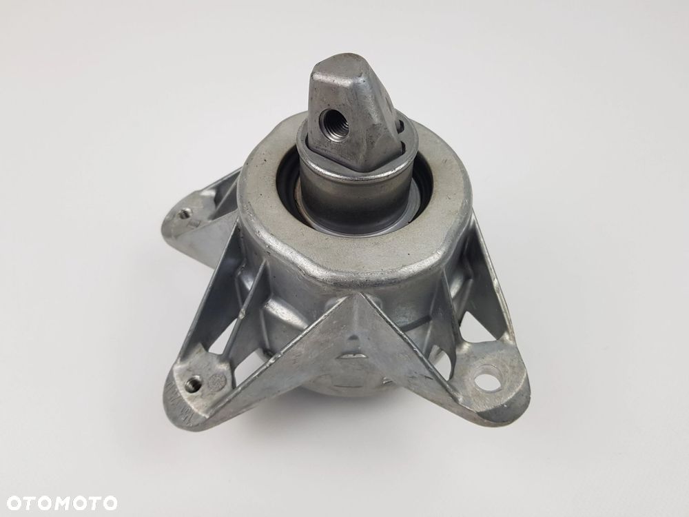 Poduszka Łapa Mocowanie silnika Mercedes A1672400100 - 2