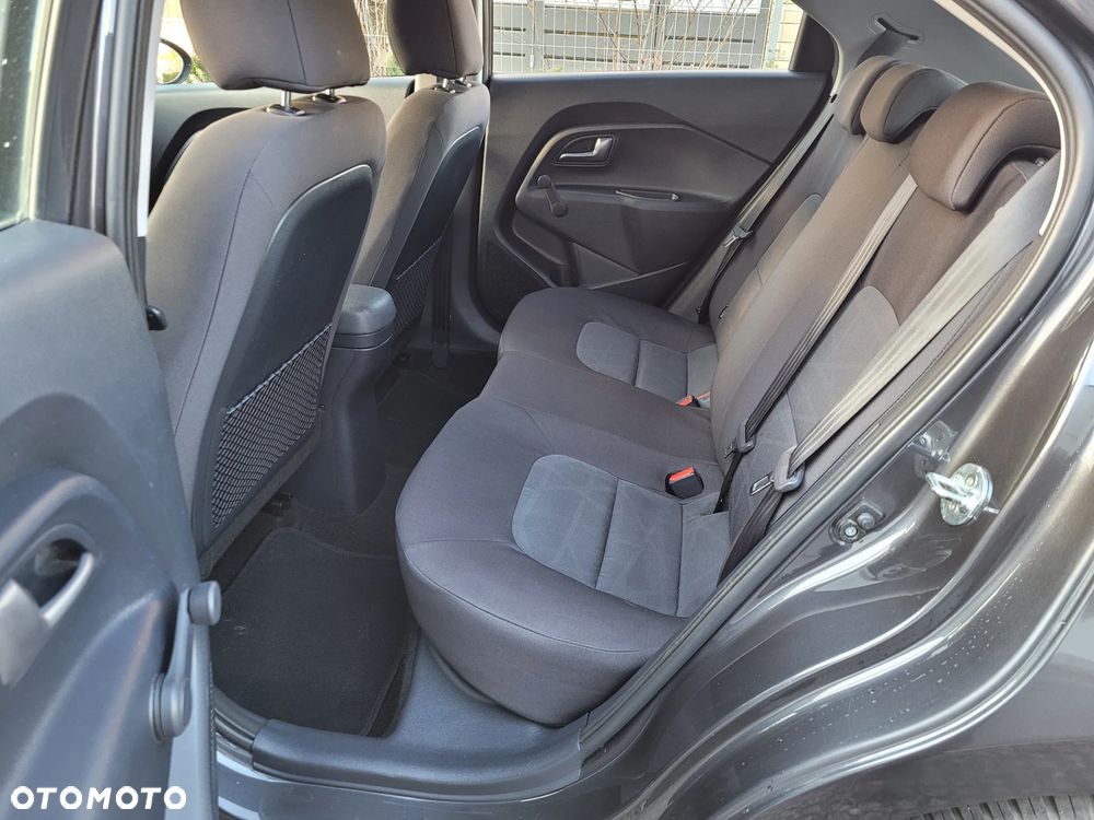 Kia Rio 1.2 Attract - 11