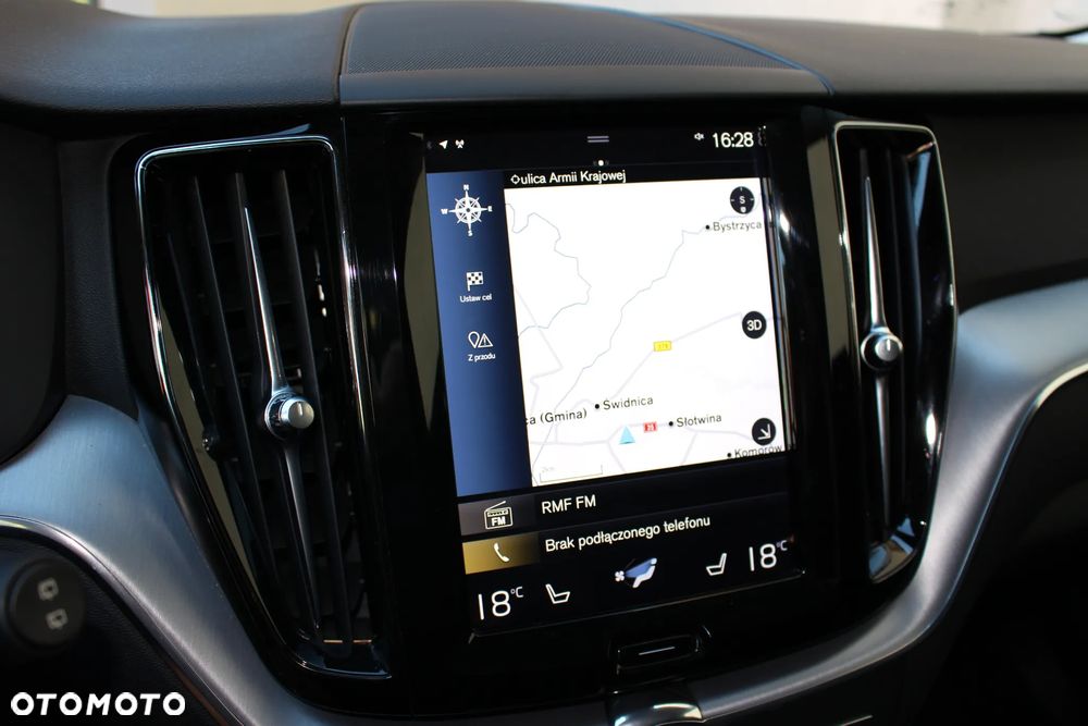 Volvo XC 60 D4 Momentum Pro - 26