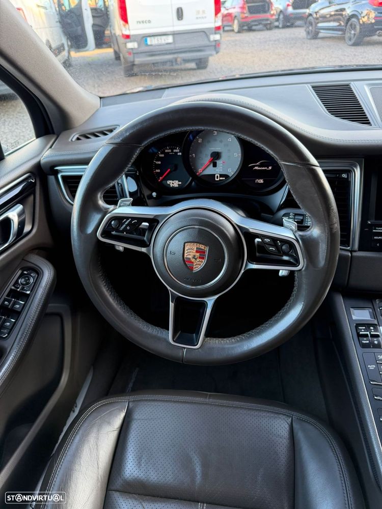 Porsche Macan S - 25