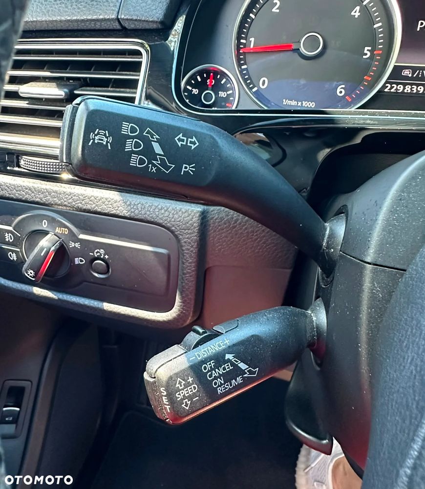 Volkswagen Touareg 3.0 V6 TDI BMT - 23
