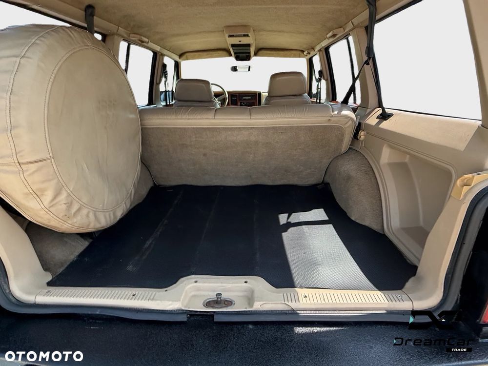 Jeep Cherokee - 13