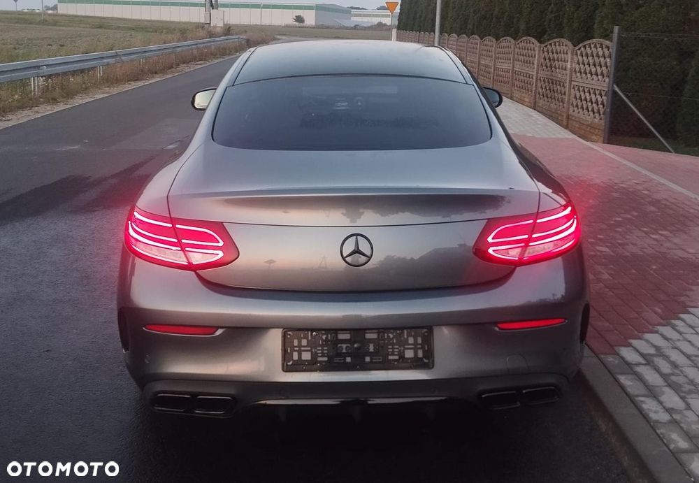 Mercedes-Benz Klasa C 300 9G-TRONIC Night Edition - 11