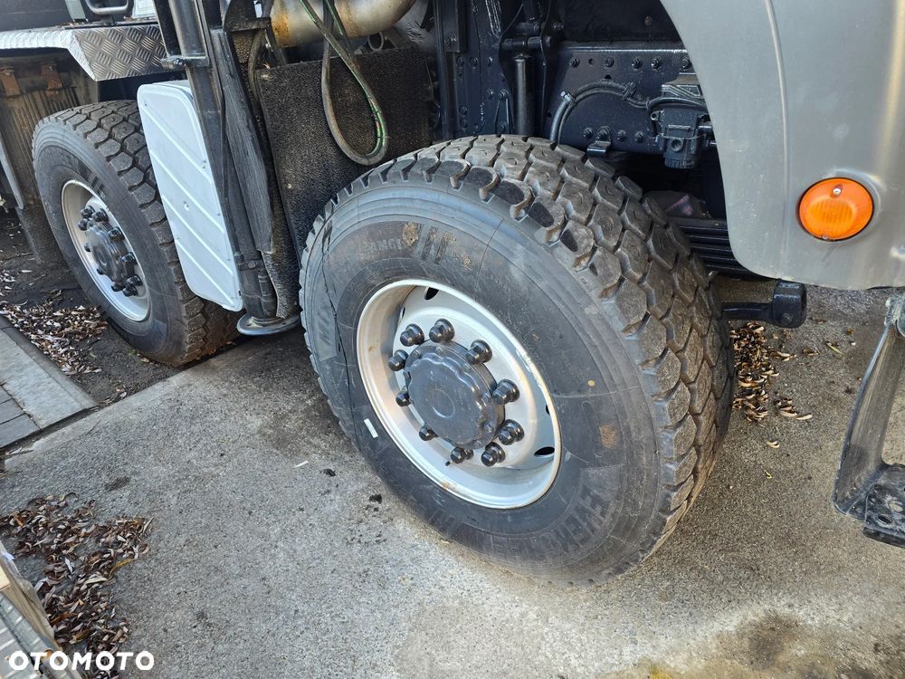 Zestaw kół na auto 4 osiowe 8x2 8x4 8x6 8x8