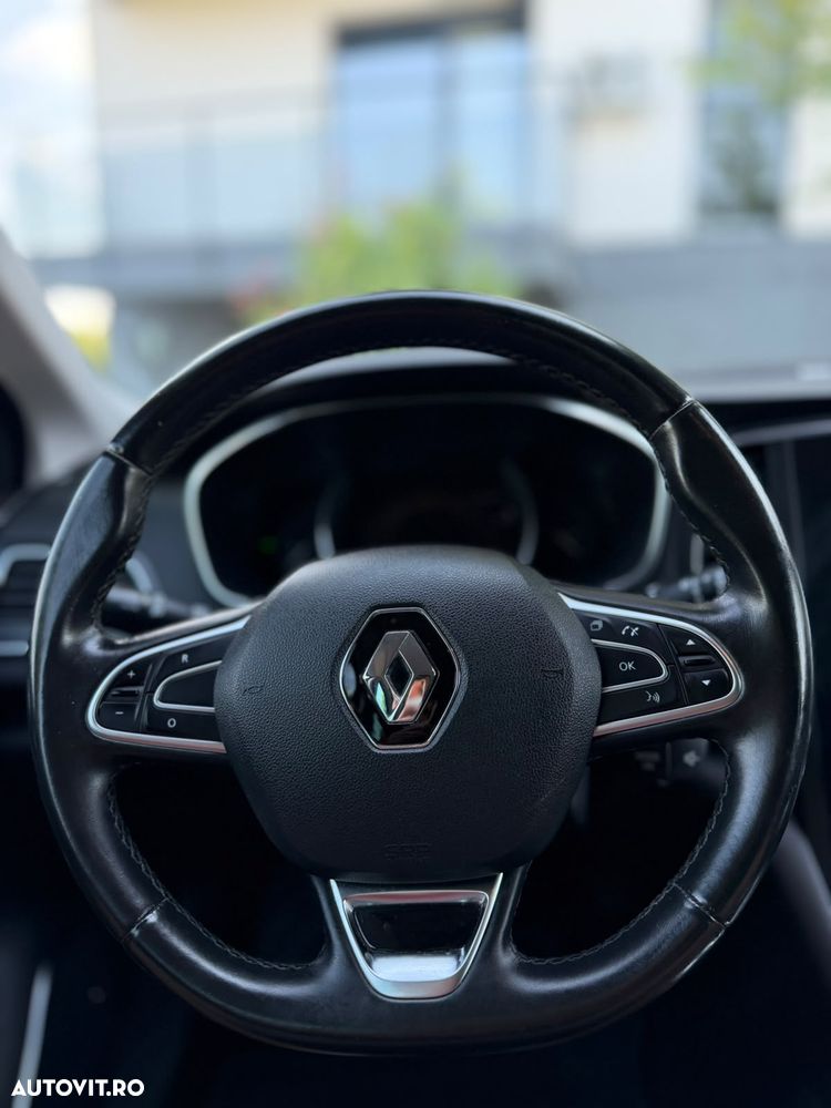 Renault Megane ENERGY dCi 110 Start & Stop Bose Edition - 11