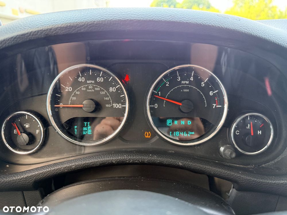 Jeep Wrangler 3.6 Unlim Sahara - 21