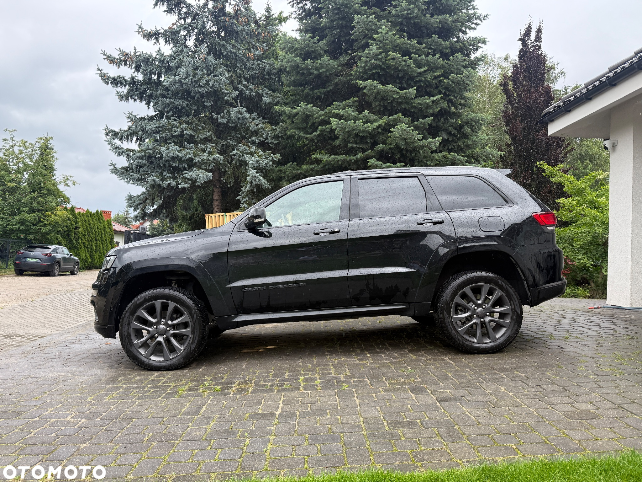 Jeep Grand Cherokee - 19
