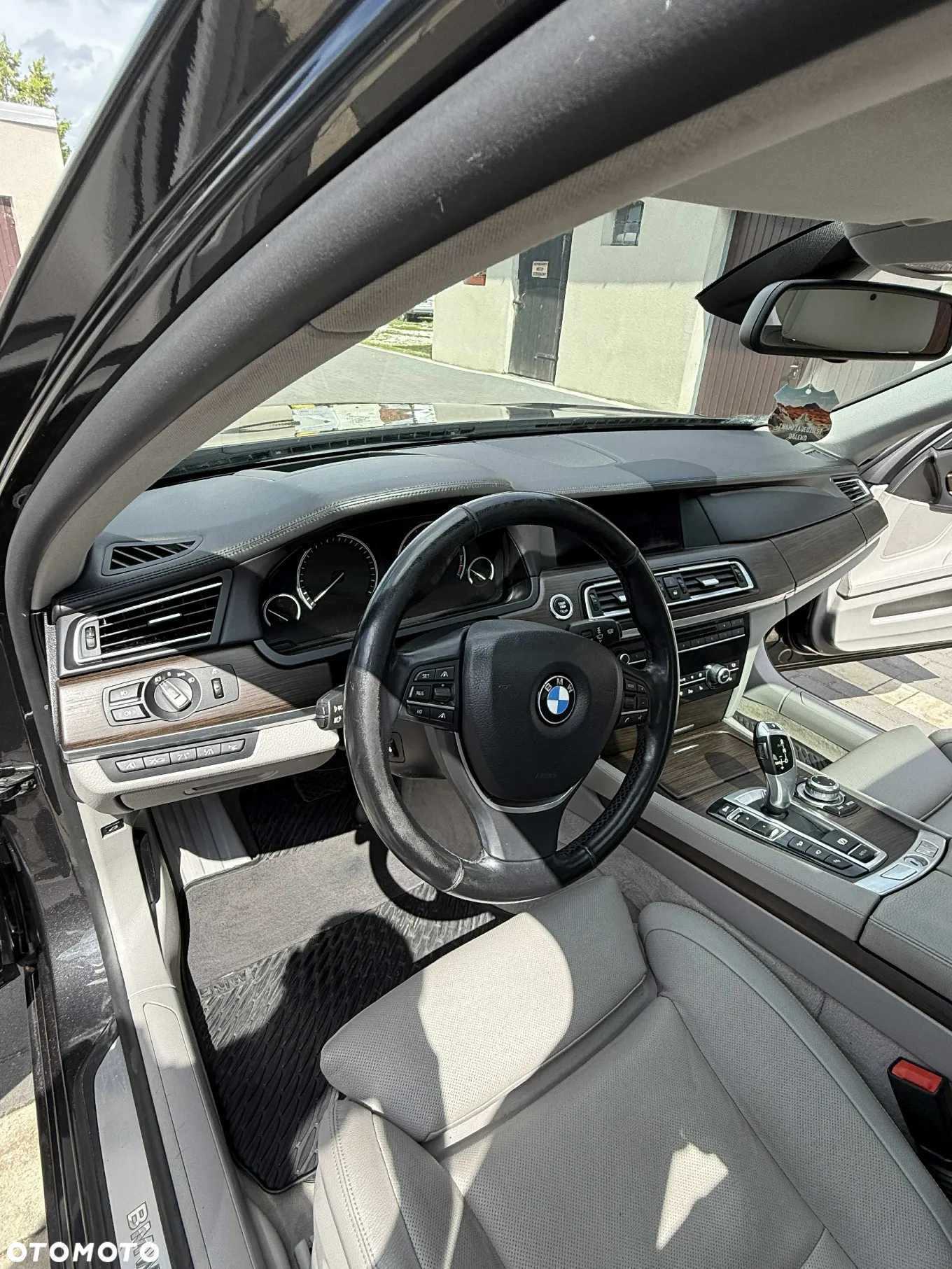 BMW Seria 7 750i xDrive - 13