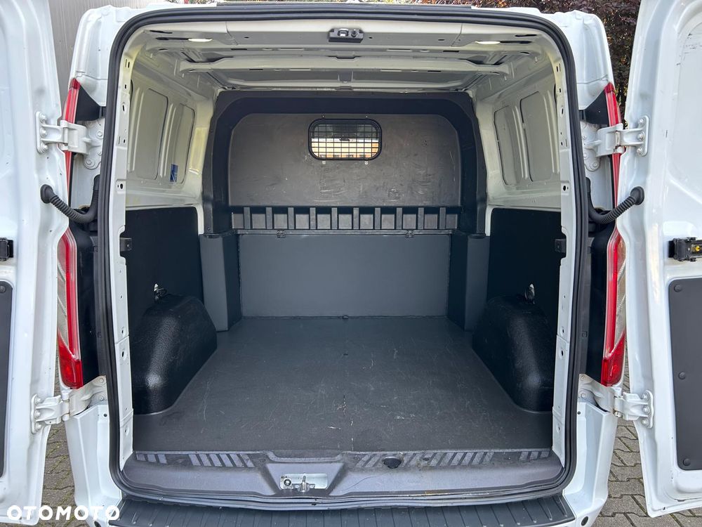 Ford Transit Custom 300 L2H1 Limited (bryg.) - 16
