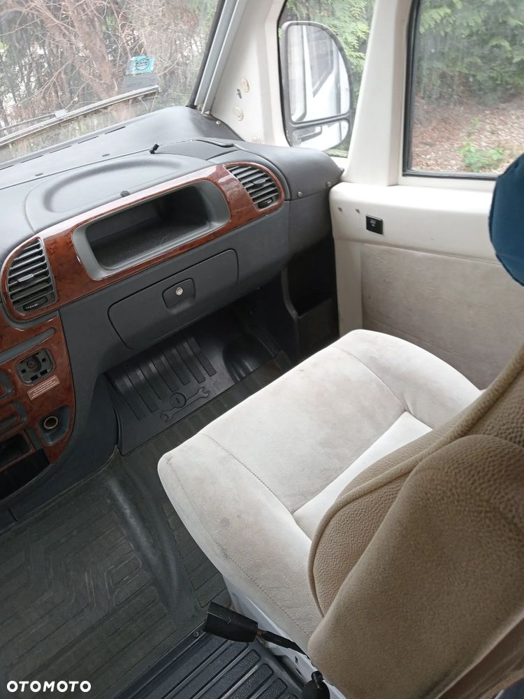 Mercedes-Benz Kamper - 12