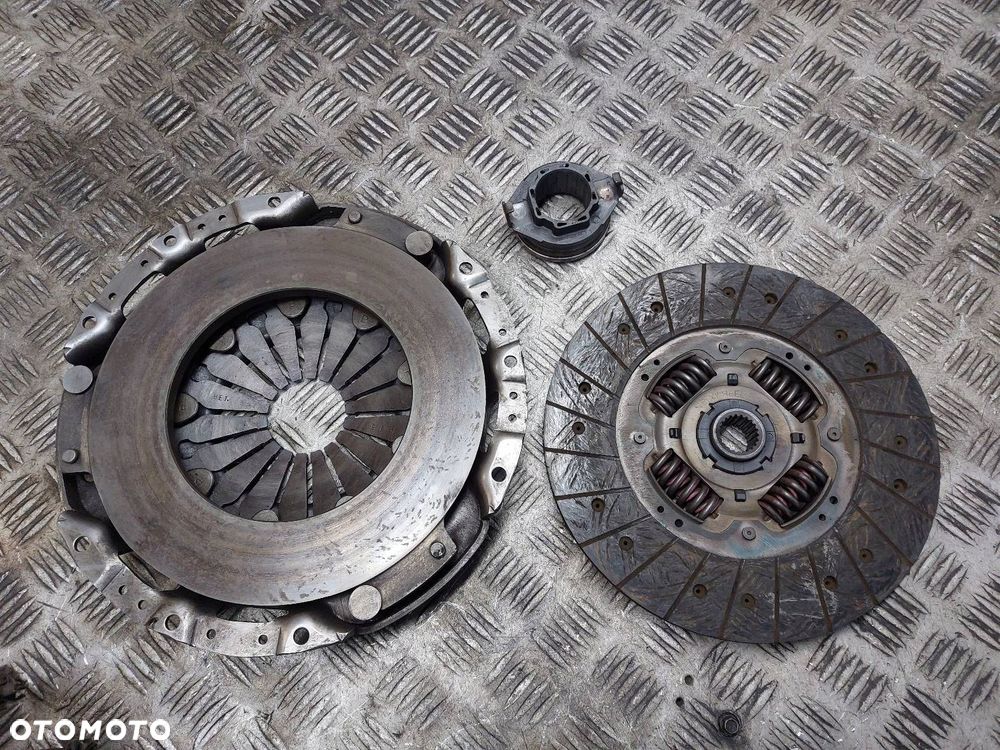 SPRZĘGŁO TARCZA + DOCISK + ŁOŻYSKO OPOROWE KIA BONGO K2700 II 2.7 D - 5