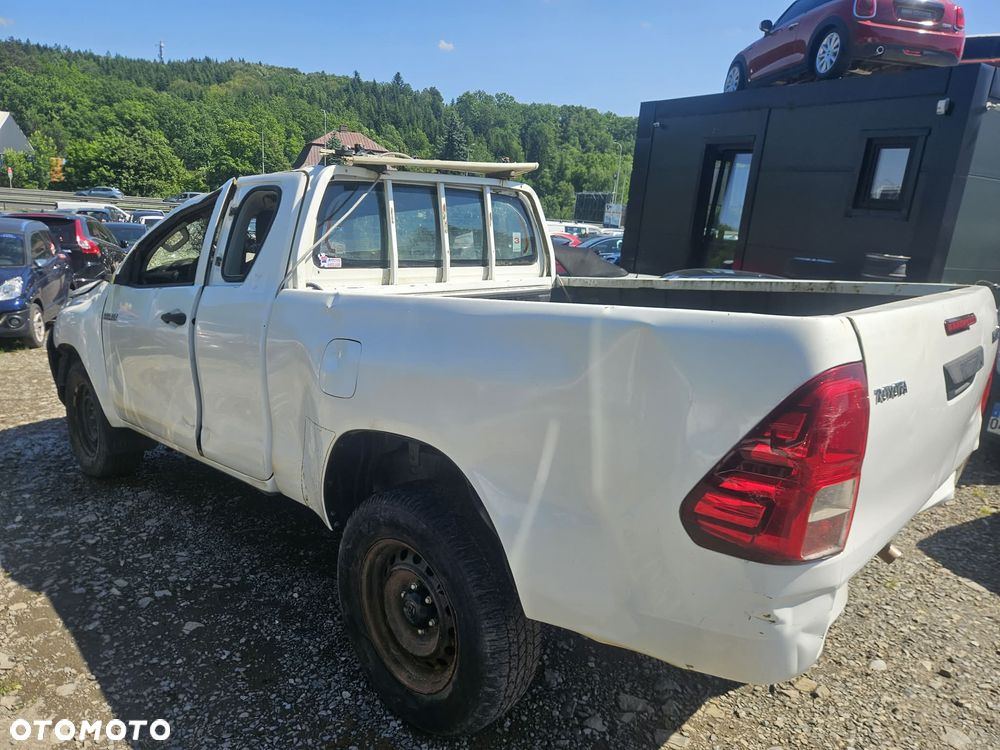 Toyota Hilux - 1