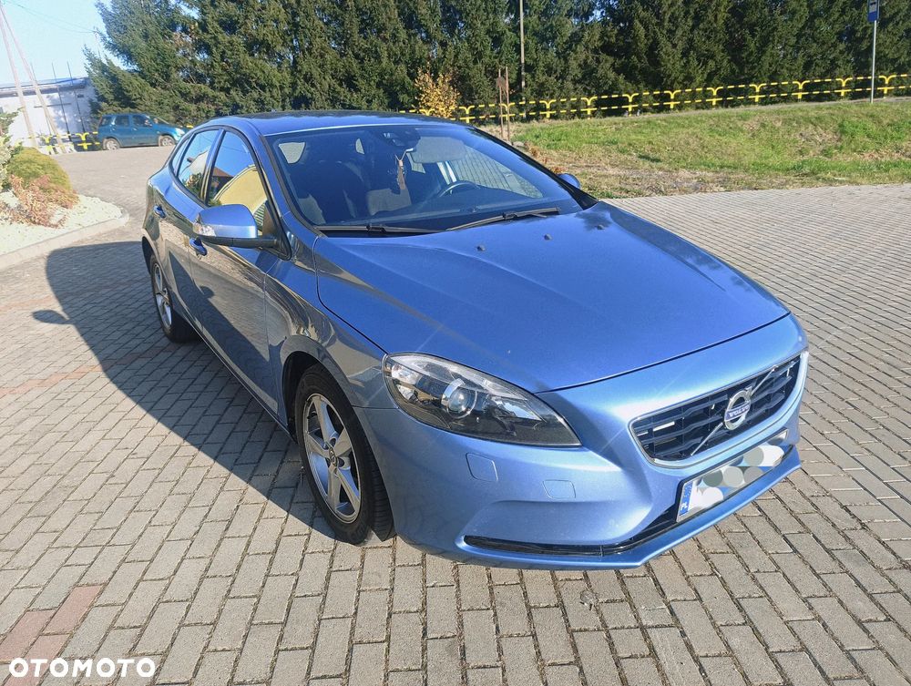 Volvo V40 T2 Momentum - 2
