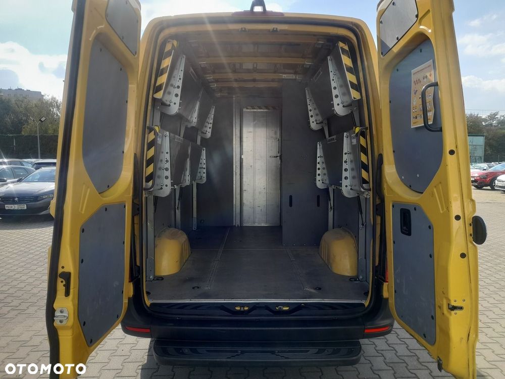 Mercedes-Benz Sprinter - 10