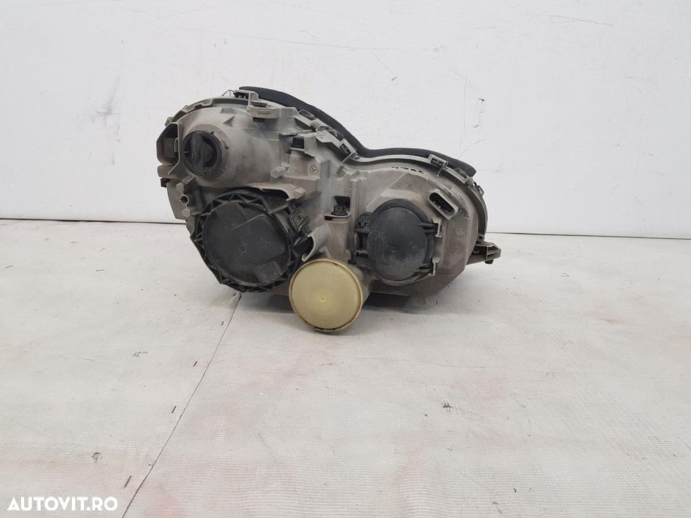 Far stanga Mercedes C Class W203 halogen 1305235663 - 6