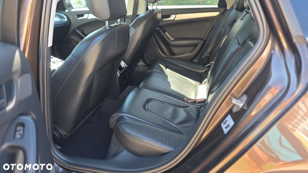Audi A4 Avant 2.0 TDI DPF multitronic Ambiente - 24