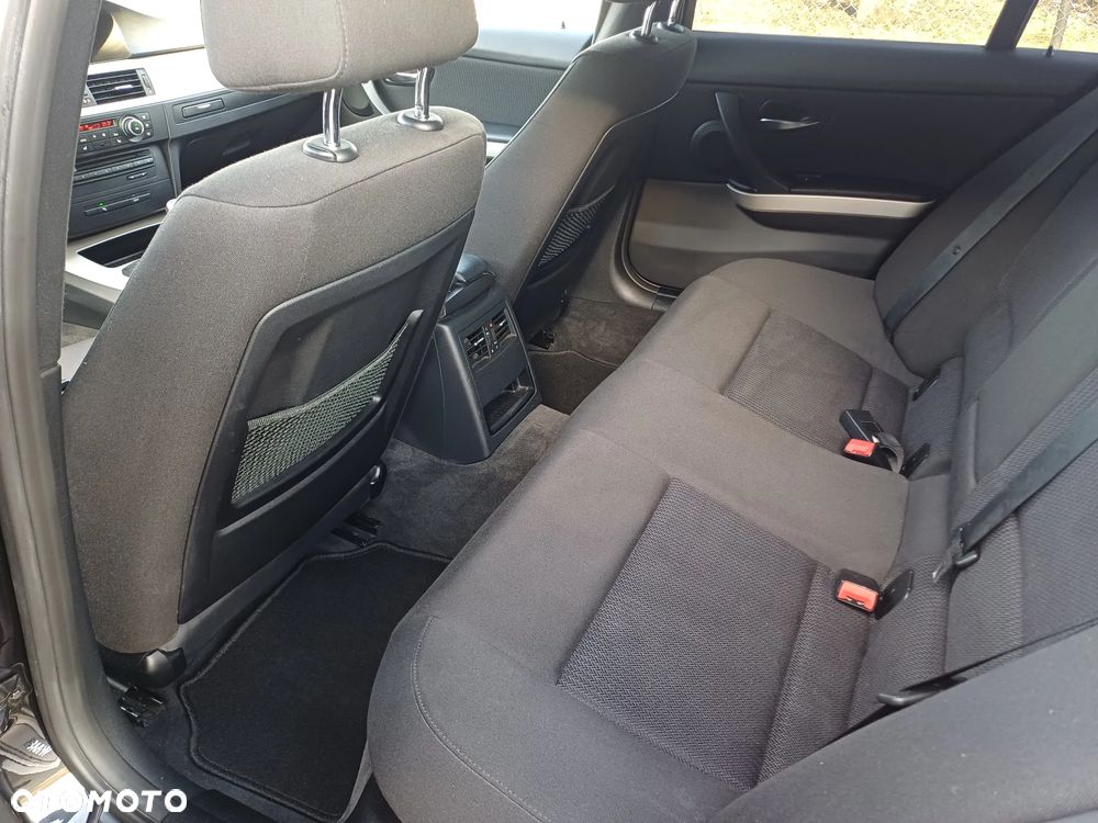 BMW Seria 3 320i Edition Exclusive - 8
