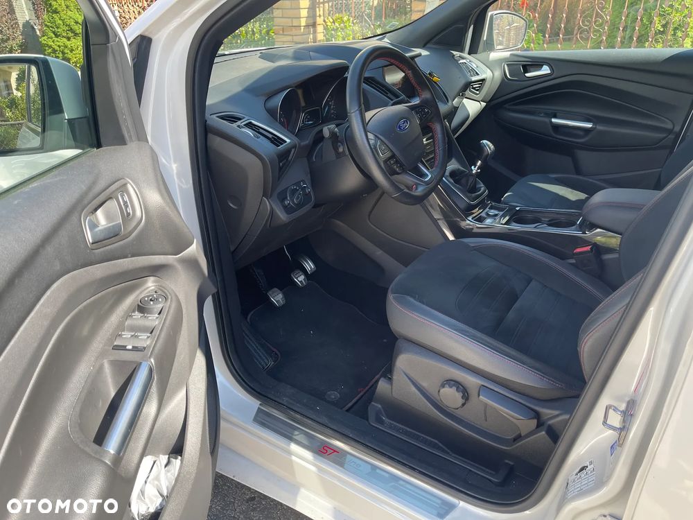 Ford Kuga 1.5 EcoBlue ST-LINE - 24