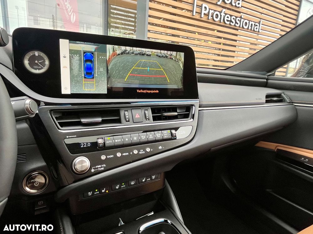 Lexus Seria ES 300h 2.5 TNGA HV 25H- 4X2 CVT Executive - 21