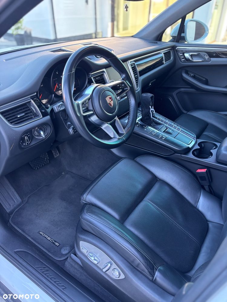 Porsche Macan Standard - 18