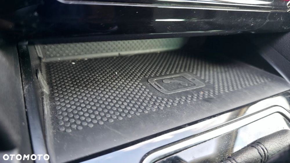 Volkswagen Passat 2.0 TDI SCR DSG Elegance - 20