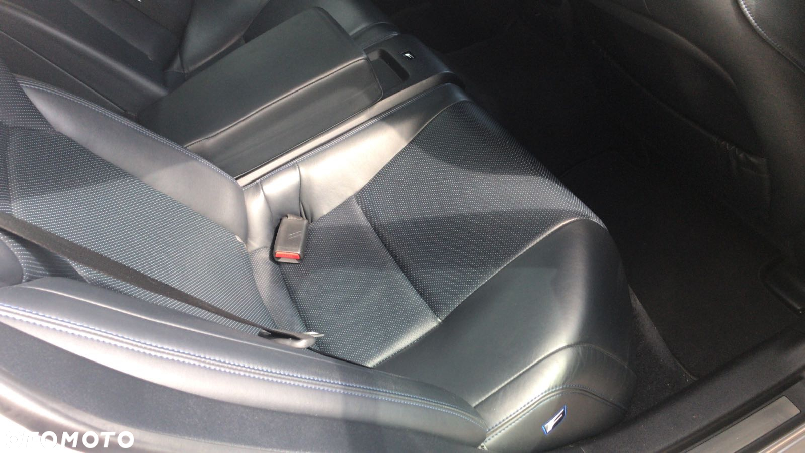 Lexus IS F Sport - 6