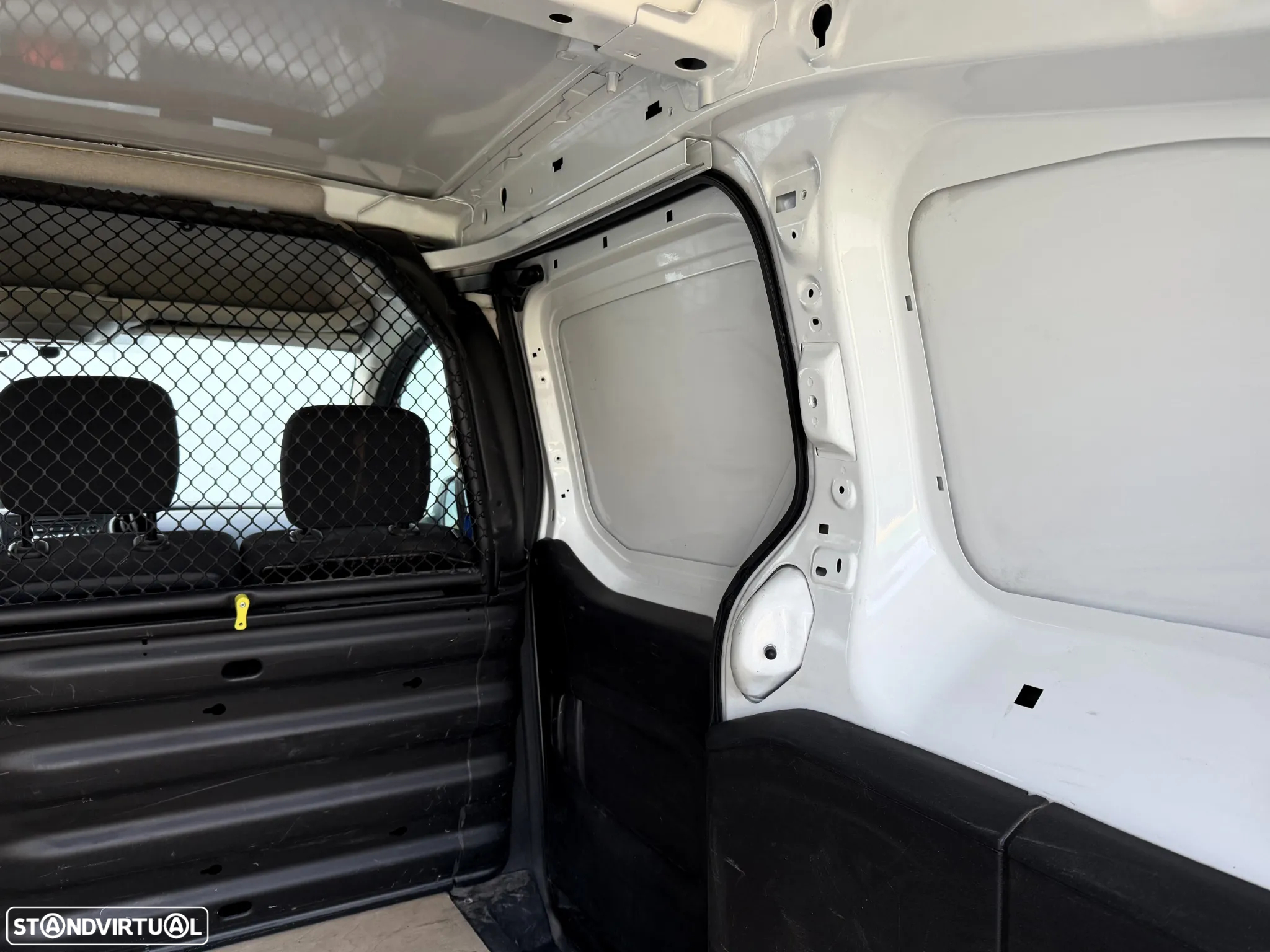 Citroën Berlingo 1.6 BlueHDi 100 Longa - 13