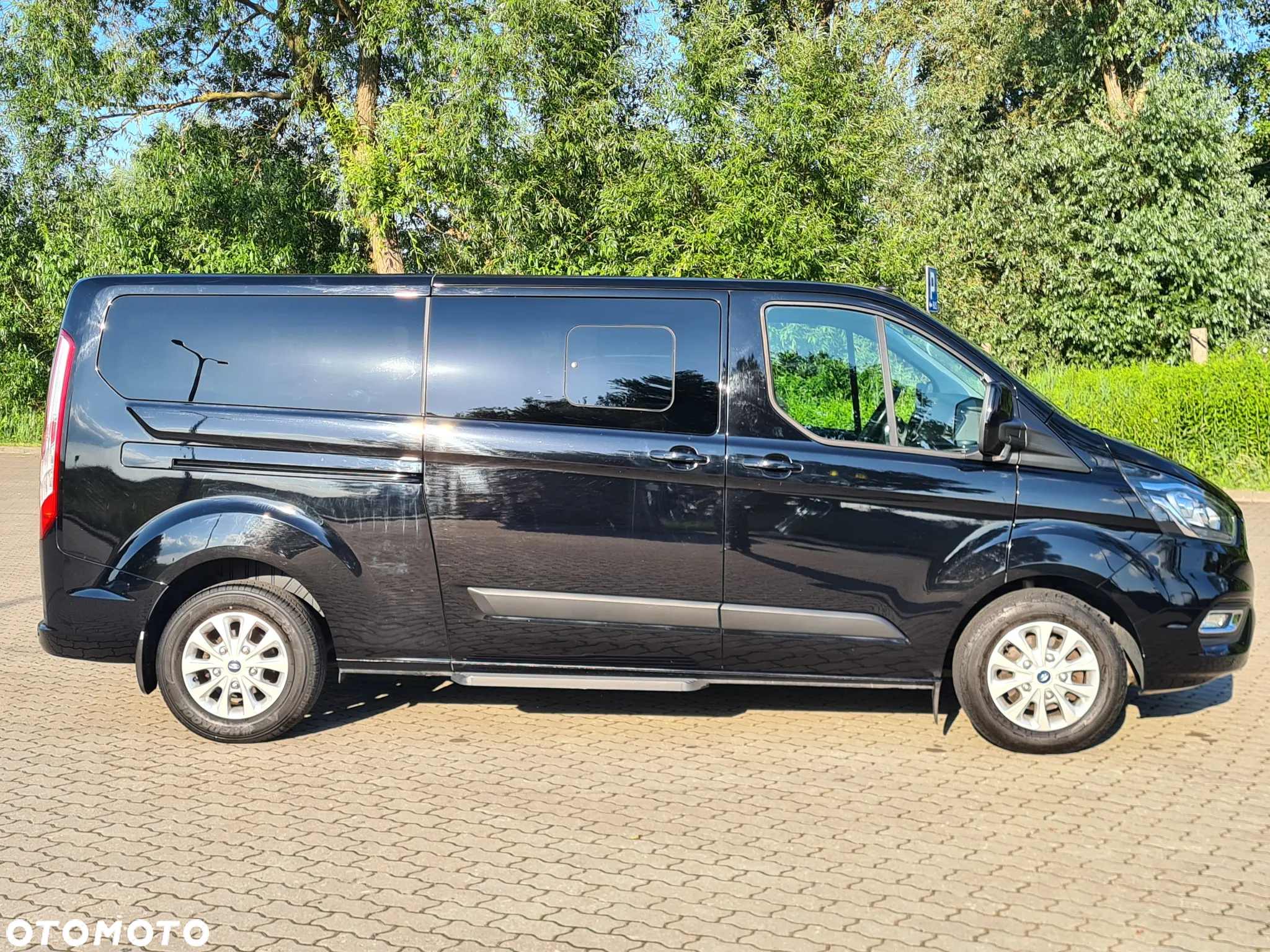 Ford Tourneo Custom - 2