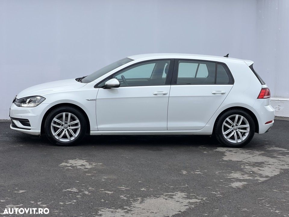 Volkswagen Golf - 2