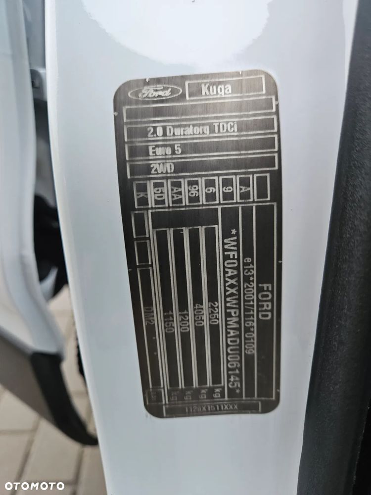 Ford Kuga 2.0 TDCi 2x4 Titanium - 32