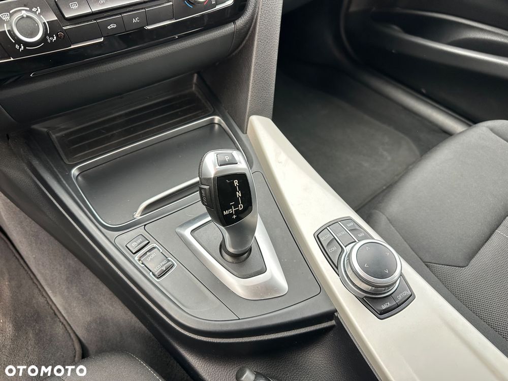 BMW Seria 3 318d - 18