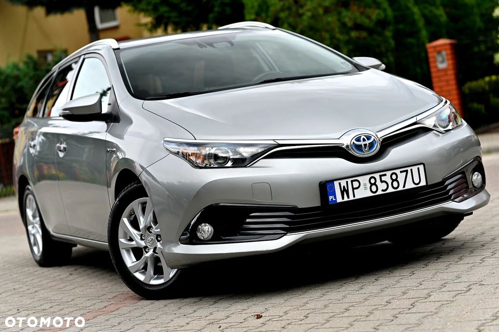 Toyota Auris - 11