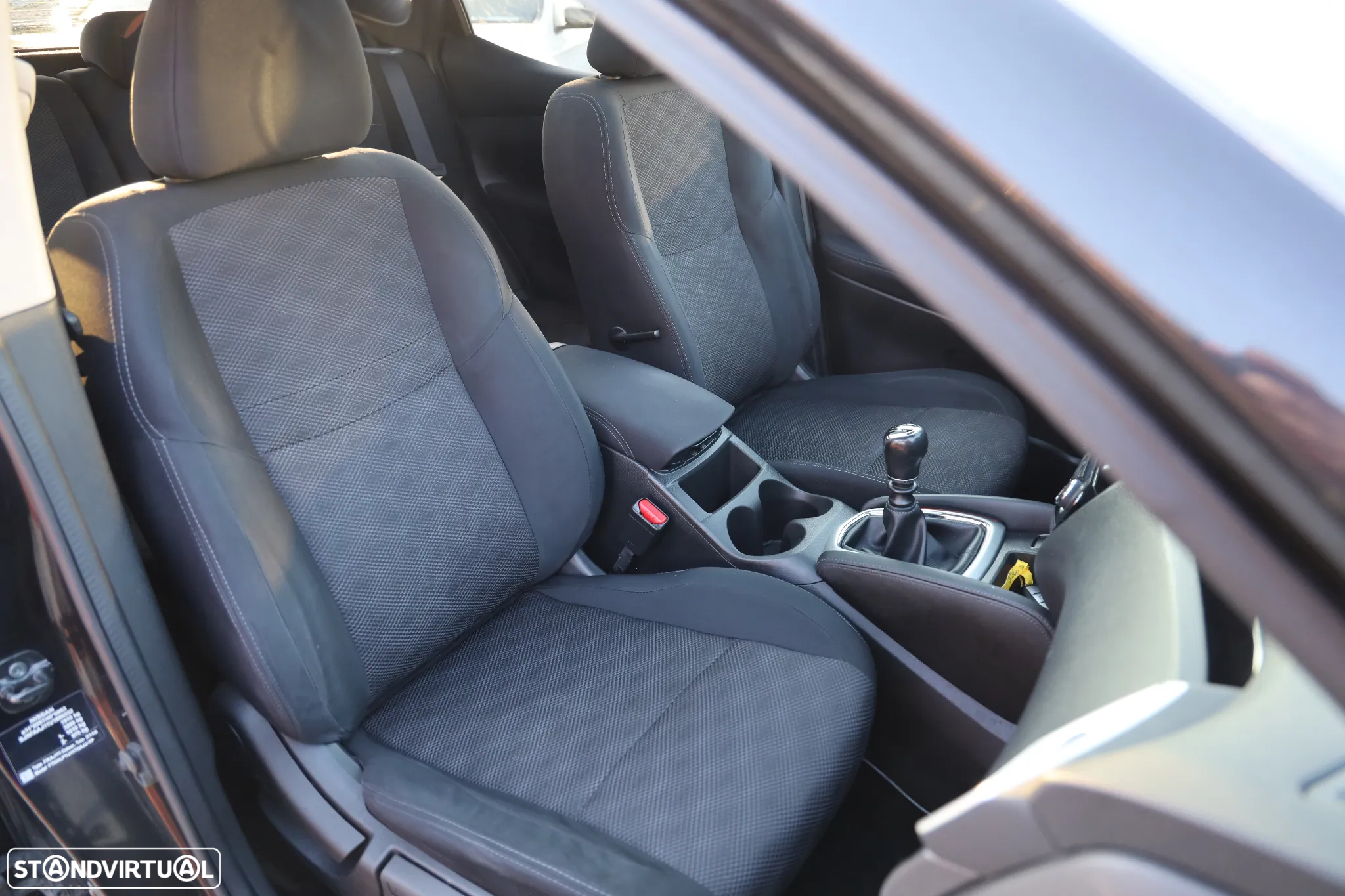 Nissan Qashqai 1.5 dCi N-Connecta 18 - 11