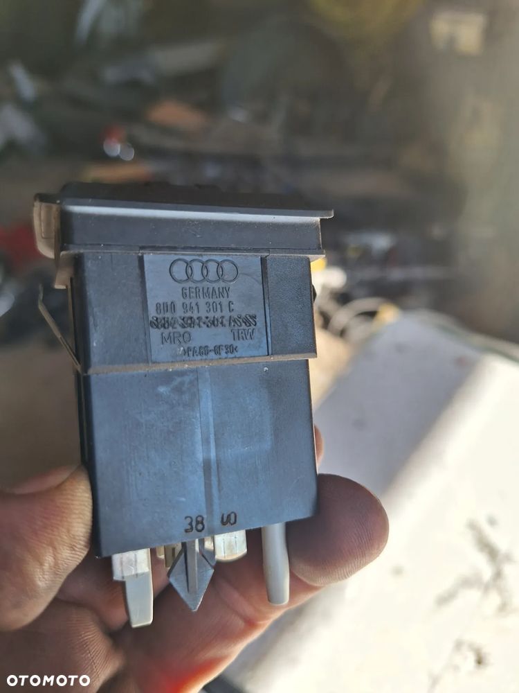 przełącznik regulacji oświetlenia A4 B5 8D0941301C   (82/21) - 5