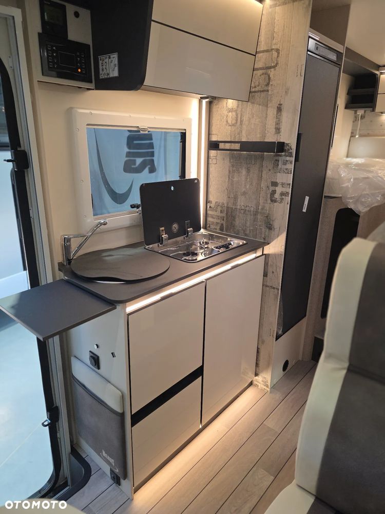 McLOUIS SLIM 339 UKŁAD ŁÓŻEK NIEMIECKICH GARAZ 6,69M 2.0 4 OSOBOWY - 24