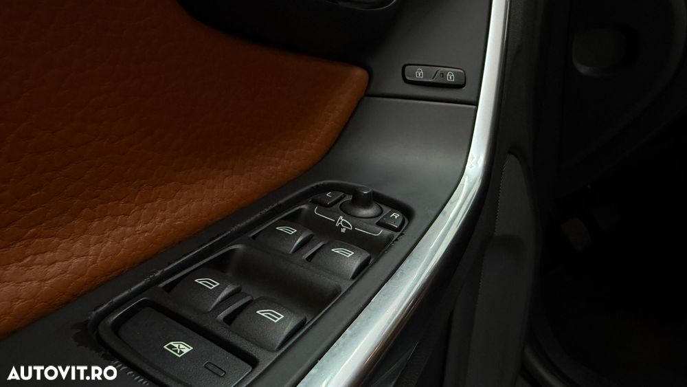 Volvo V60 D3 Momentum - 25