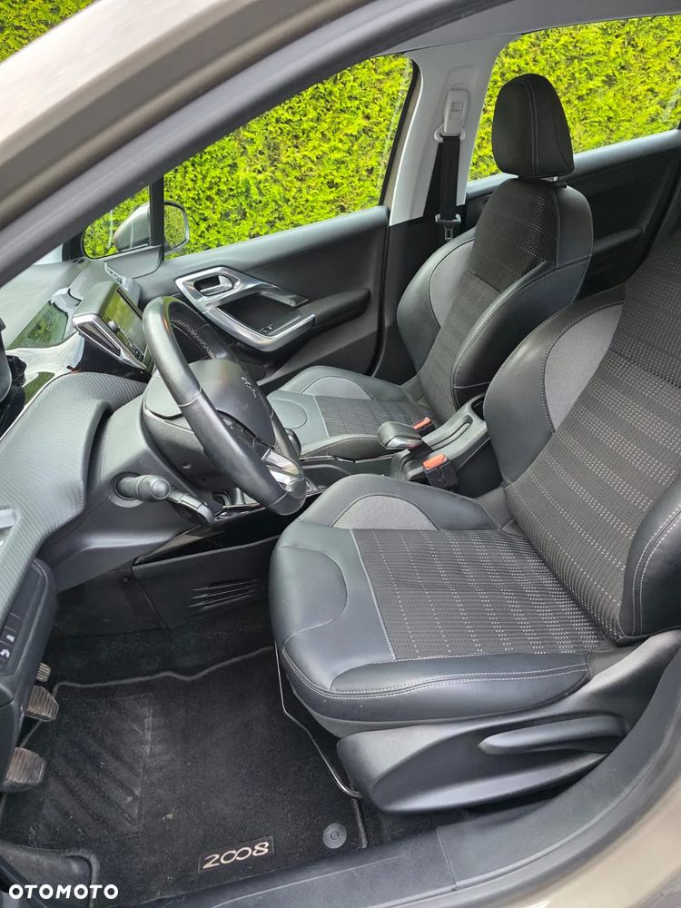 Peugeot 2008 PureTech 82 Allure - 10